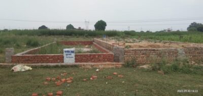 Asrawal kala Market ke samne 150 war gaj ka plot land in prayagraj