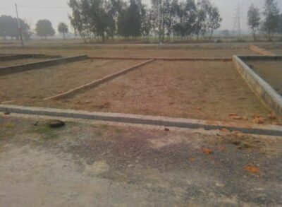 Asrawal kala Market ke samne 200 Gaj ka plot land in prayagraj