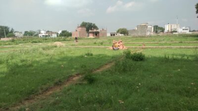 Bamrauli navyug apartment se laga hua 100 gaj plot land in prayagraj