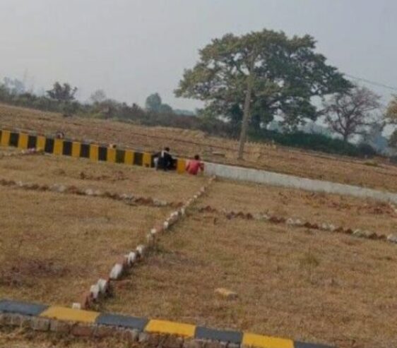 Asrawal kala Market ke samne 80 Gaj ka plot land in prayagraj