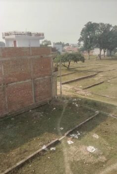 Asrawal kala jhalwa prayagraj market ke samne commercial property available hai